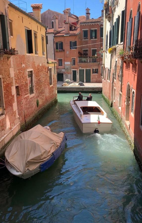 Casa Al Ponte Scudi - 4 Windows On The Canal Venezia Eksteriør bilde